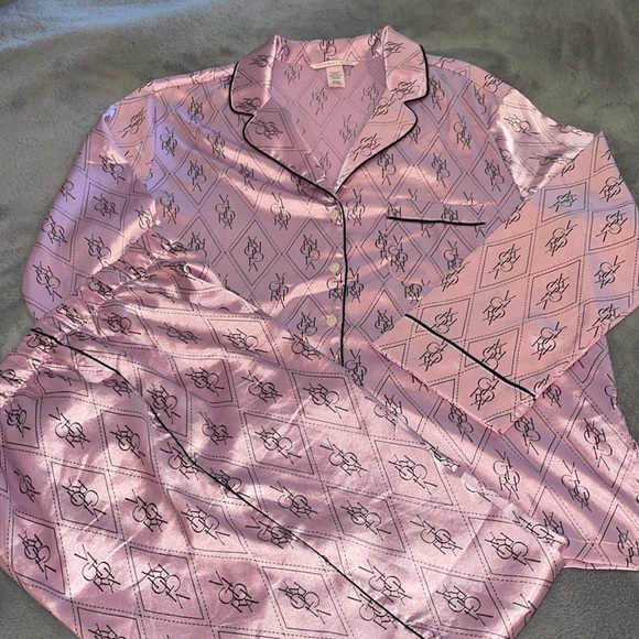 💞Victoria Secret Satin Pajamas💞 - Picture 3 of 6